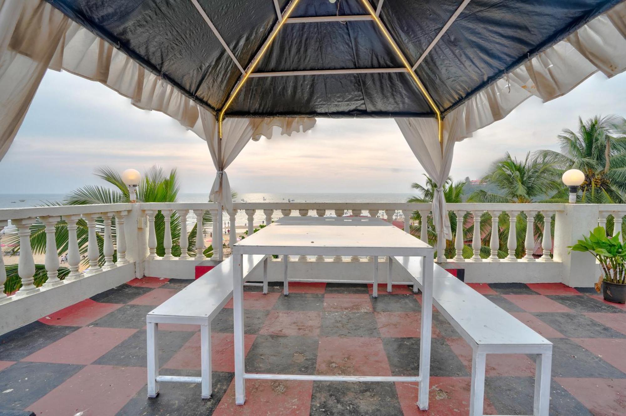 Hotel Salty Waves Baga Luaran gambar
