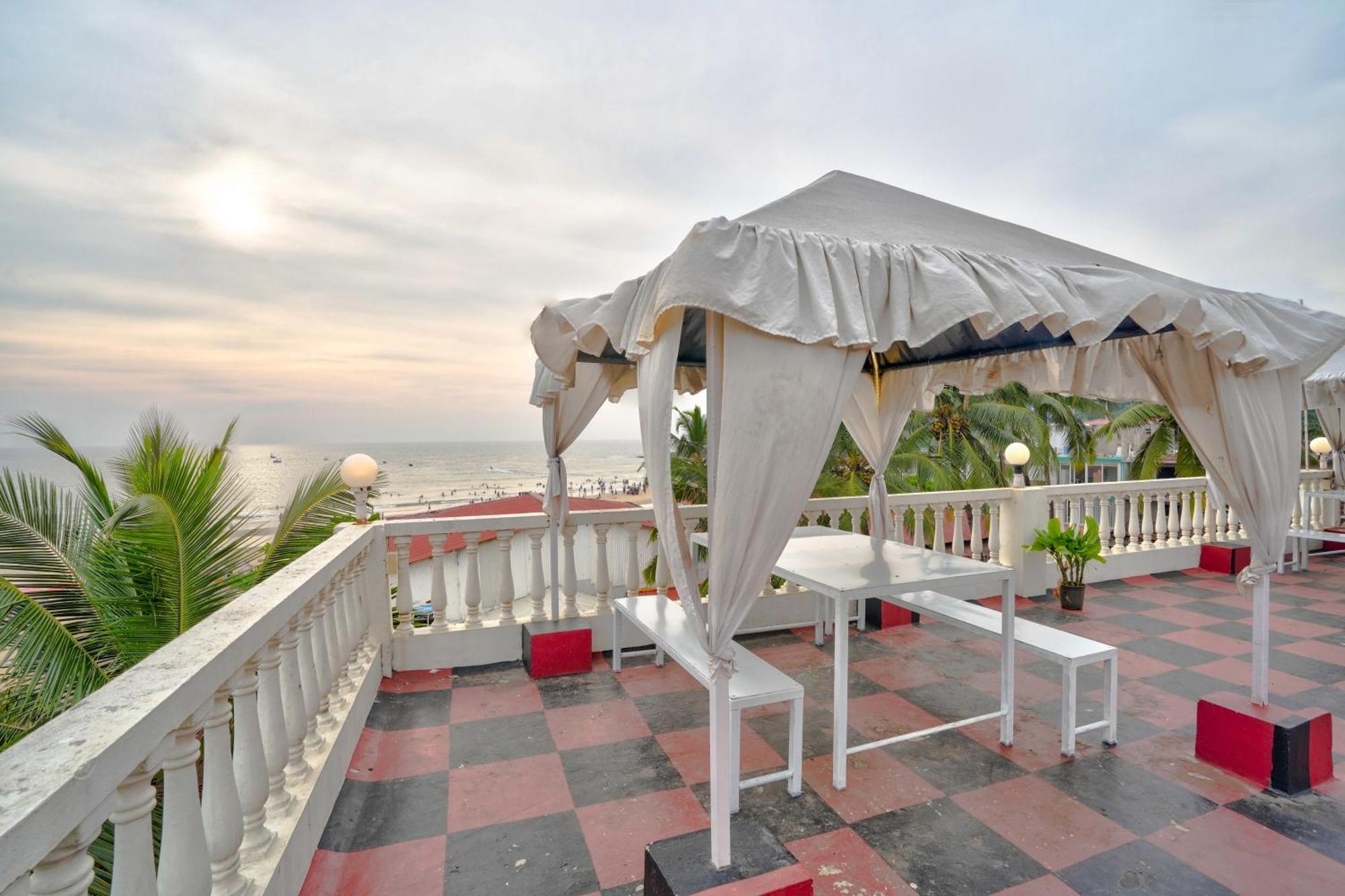 Hotel Salty Waves Baga Luaran gambar
