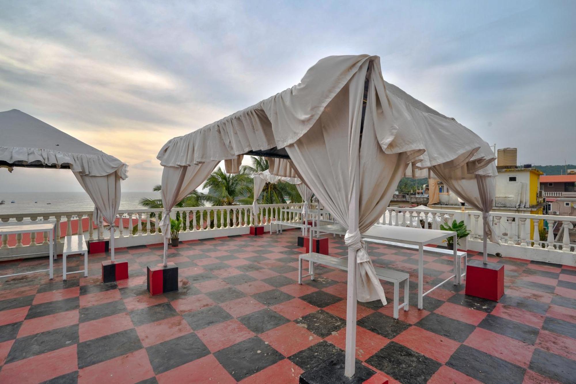 Hotel Salty Waves Baga Luaran gambar