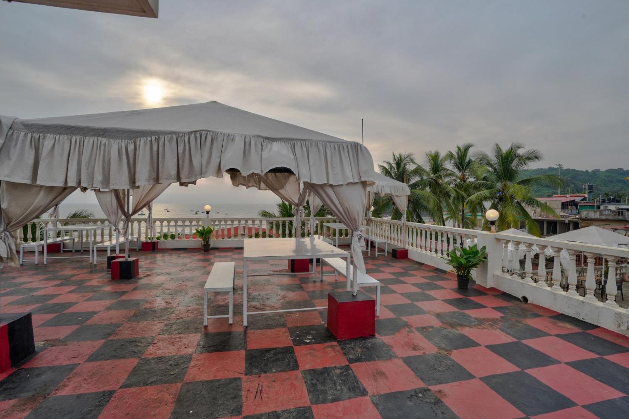 Hotel Salty Waves Baga Luaran gambar
