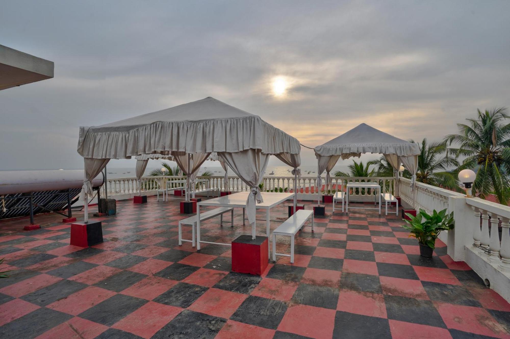 Hotel Salty Waves Baga Luaran gambar
